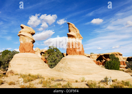 Ungerade-geformte Hoodoos im (scheinbar falsch benannten) „Devils Garden“ in der Nähe des „Hole in the Rock Road“ Des Grand Staircase-Escalante National Monument Stockfoto