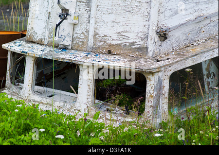 Eine virtuelle Freilichtmuseum von Angeln und Bootfahren Getriebe schmücken eine Eigenschaft auf Homer Spit, Homer, Alaska, USA Stockfoto