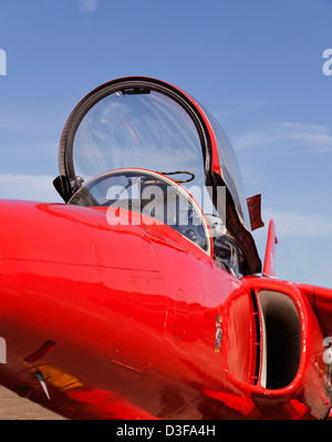 Veteran RAF Red Arrows Folland Gnat, die jetzt durch den Hawk-Trainer mit halb geöffnetem Baldachin ersetzt werden. Stockfoto