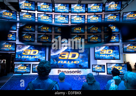 Berlin, Deutschland, Gläser 3D vor Flachbildschirmen von Panasonic Stockfoto