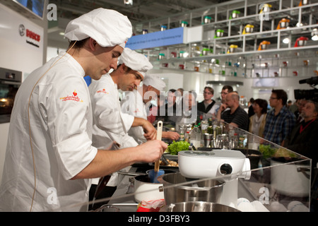 Berlin, Deutschland, Köche kochen, Bosch auf der IFA 2010 Stockfoto