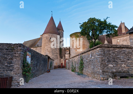 Festung aus dem 14. Jh. in Châteauneuf-En-Auxois, Côte d ' or, Bourgogne, Frankreich Stockfoto