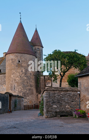 Festung aus dem 14. Jh. in Châteauneuf-En-Auxois, Côte d ' or, Bourgogne, Frankreich Stockfoto