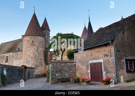 Festung aus dem 14. Jh. in Châteauneuf-En-Auxois, Côte d ' or, Bourgogne, Frankreich Stockfoto