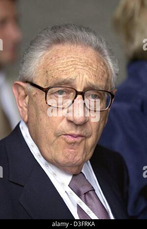 (Dpa-Dateien) - der ehemalige US-Außenminister Henry Kissinger, abgebildet auf der 112. Internationale Olympische Komitee (IOC) Plenarsitzung in Moskau, 16. Juli 2001. Geboren als Heinz Alfred Kissinger in Fürth, Deutschland, am 27. Mai 1923. 1938 emigrierte seine Familie in die USA und Henry Kissinger naturalisiert wurde ein Bürger der Vereinigten Staaten im Jahr 1943. Eine anerkannte internationale Angelegenheiten-expe Stockfoto