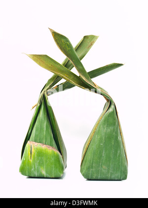 Thai Dessert Pakete aus Bananenblättern hergestellt Stockfoto