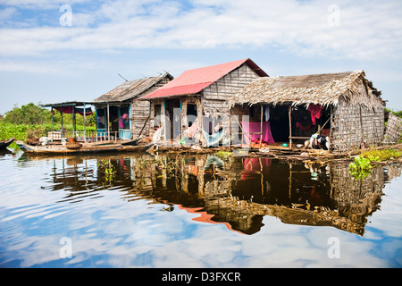 Typische Häuser in schwimmenden Dorf von Siem Reap, Kambodscha Stockfoto