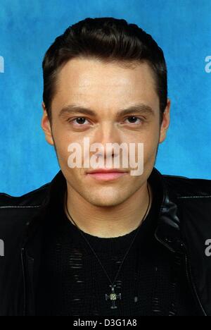 (Dpa) - italienischer Popsänger Tiziano Ferro in Köln, Deutschland, 28. März 2003 abgebildet. Stockfoto