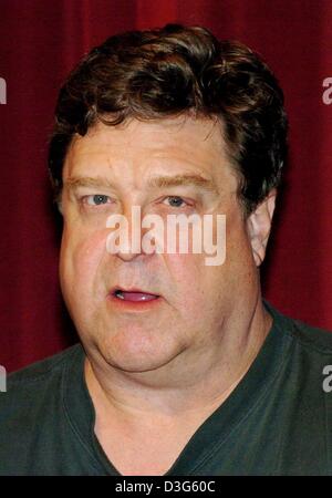 (Dpa) - US-Schauspieler John Goodman ("Beyond the Sea", "The Big Lebowski", "Blues Brothers 2000", "Barton Fink"), 20. November 2003 in Potsdam-Babelsberg, Deutschland, abgebildet. Stockfoto