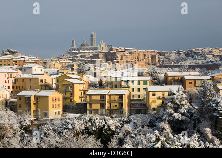 Europa, Italien, Toskana, Siena, Dom und alten Stadt mit dem Schnee Stockfoto