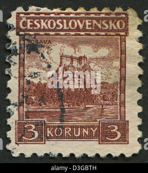 Tschechoslowakei - ca. 1931: Eine Briefmarke gedruckt in Tschechoslowakei zeigt Bild der Orava Burg, ca. 1931. Stockfoto