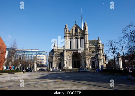 St. Annes Belfast Cathedral und Schriftsteller quadratische Belfast Nordirland Vereinigtes Königreich Stockfoto