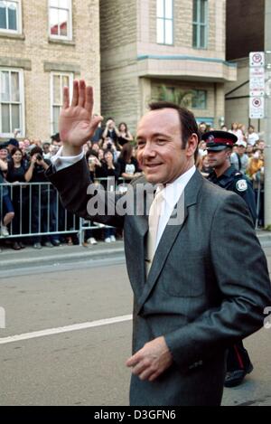 (Dpa) - Regisseur Kevin Spacey kommt zur Premiere seines Films "Beyond The Sea" auf dem Toronto Film Festival in Toronto, Kanada, 11. September 2004. Stockfoto