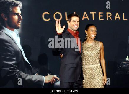 (Dpa) - US-Schauspieler Tom Cruise (L) und Jada Pinkett Smith Lächeln, wie sie für die Premiere ihres neuen Films "Sicherheiten" am Potsdamer Platz in Berlin, Deutschland, 1. September 2004 ankommen. Der Thriller der Zentren auf eine alternde Hitman bundesweit am 23. September 2004 startet. Stockfoto