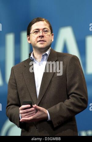 (Dpa) - Jonathan Schwartz, Präsident und Chief Operating Officer der US-Computer betreffen Sun Microsystems, hält eine Rede während der JavaOne-Konferenz in San Francisco, USA, 28. Juni 2004. Stockfoto