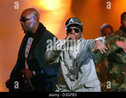 (Dpa) - die US-Rap-Gruppe Outkast führen während der 29. Musik Ausstellung 'The Dome' im Velodrom in Berlin, 5. März 2004. Stockfoto