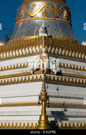 Ein Detail des Stupa am Wat Mo Paeng in Pai Tal, Provinz Mae Hong Son, Thailand Stockfoto