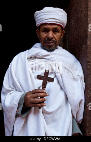 Priester in Bet Giyorgis Kirche, Lalibela, Äthiopien Stockfoto