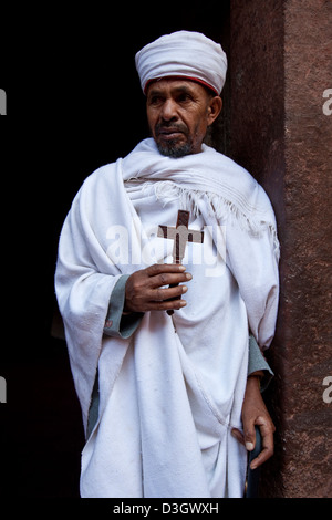 Priester in Bet Giyorgis Kirche, Lalibela, Äthiopien Stockfoto