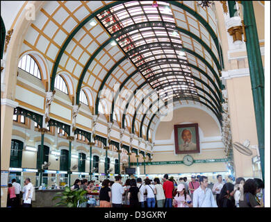 Das General Post Office von Ho Chi Minh City ist vielleicht eine der beeindruckendsten Sehenswürdigkeiten der Stadt. Die eindrucksvollen französischen Stil-Struktur wurde von keinem geringeren als Gustave Eiffel, der Architekt und Schöpfer des berühmten Eiffelturms in Paris entworfen.?? Stockfoto