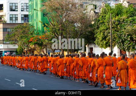 Kambodschanische buddhistische Mönche trauern um König Norodom Sihanouk in Phnom Penh, Kambodscha. Kredit: © Kraig Lieb Stockfoto