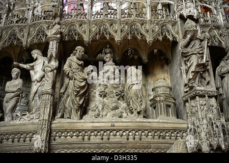 16. Jahrhundert extravaganten gotischen Chor Bildschirm und ambulant von der Kathedrale von Chartres, Frankreich. Ein UNESCO-Weltkulturerbe. Stockfoto