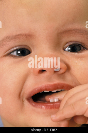 1-3 JAHRE ALTES BABY WEINT Stockfoto