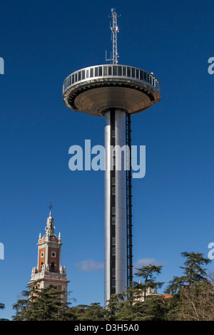 Spanisch Videoapparat überragen gegen blauen Himmel. Madrid Stockfoto