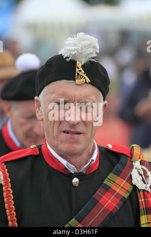 Ein Alter Mann in traditionelle schottische Kleidung Kleidung Stockfoto