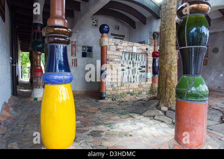 Hundertwasser Toiletten, Kawakawa, Bay of Islands, New Zealand, Donnerstag, 7. Februar 2013. Stockfoto