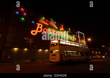 Eine Leuchtreklame für Barrowland leuchtet in der Nacht in Glasgow Schottland. Barrowland ist eine berühmte Theater und Veranstaltungsort für Musik Stockfoto