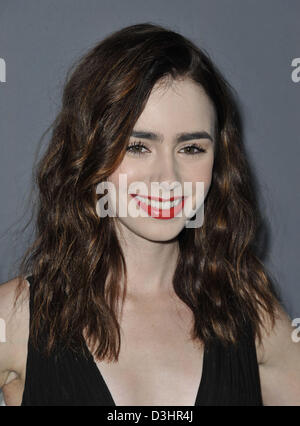 Los Angeles, Kalifornien, USA 19. Februar 2013. Lily Collins Teilnahme an der 15. Costume Designers Guild Awards statt im Beverly Hilton Hotel in Beverly Hills. Kredit Bild: Kredit-: D. Long/Globe Photos/ZUMAPRESS.comAlamy Live-Nachrichten Stockfoto