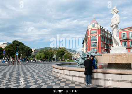 Der Brunnen der Sonne, Massena Square, der Stadt von Nizza Französisch Riviera Frankreich Stockfoto