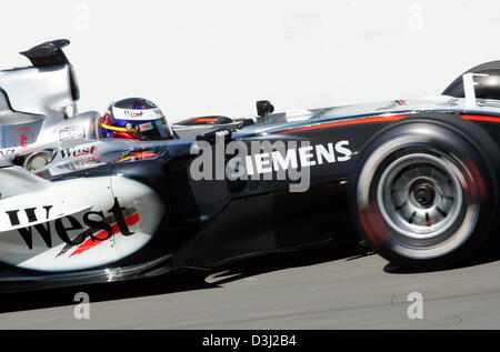 (Dpa) - kolumbianische Formel 1-Fahrer Montoya von McLaren Mercedes in Aktion beim dritten Training an der US-Formel Eins Grand Prix Rennstrecke in Indianapolis, USA, Samstag, 18. Juni 2005. Die U.S.-Grand Prix statt findet hier am Sonntag, 19. Juni 2005. Stockfoto