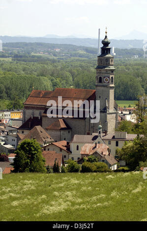 (Dpa) - Blick auf Tittmoning, Deutschland, 25. Mai 2005. Joseph Ratzinger, später Kardinal und gegenwärtigen Papst Benedikt XVI., lebte hier von 1929 bis 1932. Stockfoto