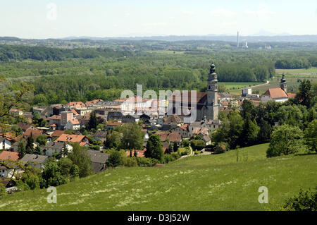 (Dpa) - Blick auf Tittmoning, Deutschland, 25. Mai 2005. Joseph Ratzinger, später Kardinal und gegenwärtigen Papst Benedikt XVI., lebte hier von 1929 bis 1932. Stockfoto