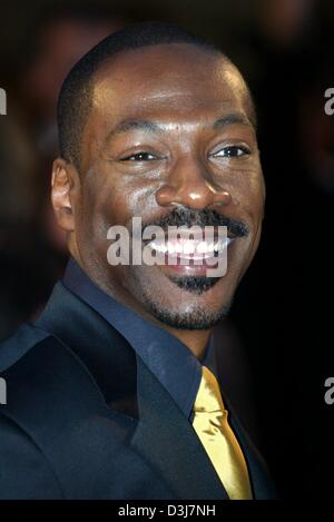 (Dpa) - US-Schauspieler Eddie Murphy lächelt, als er den 57. Filmfestspielen in Cannes, Frankreich, 15. Mai 2004 besucht. Stockfoto