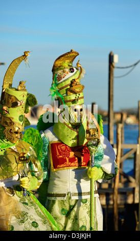 Zwei schöne Masken Karneval 2013; Venedig; Veneto, Italien. Stockfoto