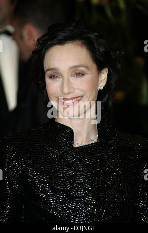 (Dpa) - britische Schauspielerin Kristin Scott Thomas der Berlinale in Berlin, 10. Februar 2005 lächelt. Stockfoto