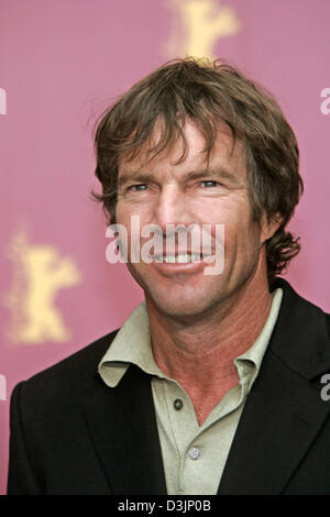 (Dpa) - US-Schauspieler Dennis Quaid im Bild während der Präsentation des Films "In guter Gesellschaft" (USA) während der 55. Berlinale Internationalen Filmfestspiele in Berlin, Deutschland, 13. Februar 2005. Insgesamt 21 Filme konkurrieren um den goldenen und silbernen Bären Preise auf der Berlinale. Stockfoto