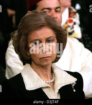 (Dpa) - Königin Sofia von Spanien besucht die Trauerfeier für Großherzogin Josephine-Charlotte von Luxemburg in Luxemburg, 15. Januar 2005. Die Großherzogin starb an Lungenkrebs zu erkranken im Alter von 77 Jahren am 10. Januar 2005. Stockfoto