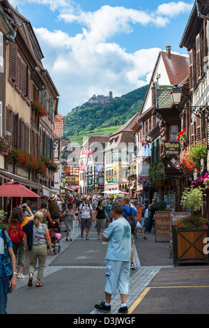 Straßen der alten Stadt Zentrum von Ribeauvillé, Haut-Rhin, Elsass, Frankreich Stockfoto