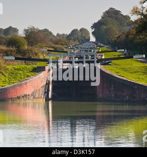 Die Caen Hill Schlösser an der Kennet und Avon Kanal. Stockfoto