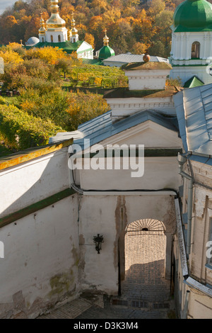 Das untere Tor des Kiewer Höhlenkloster Kloster. Ukraine. Stockfoto