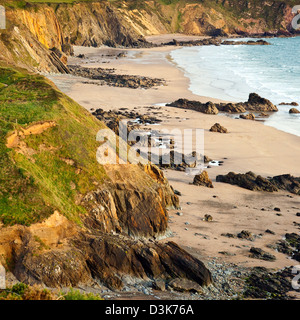 Urlaubsort an der Küste Strand am Marloes Sands Pembrokeshire Coast National Park im Spätsommer Stockfoto