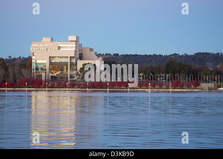 Der High Court of Australia-Gebäude ist ein herausragendes Beispiel der späten moderne Brutalismus Canberra Australien Stockfoto