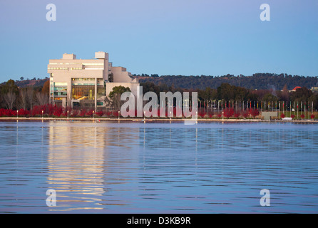 Der High Court of Australia-Gebäude ist ein herausragendes Beispiel der späten moderne Brutalismus Canberra Australien Stockfoto