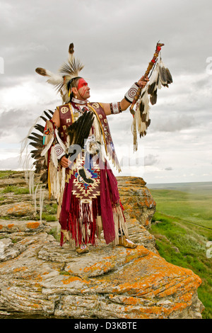 Blackfoot traditionelle Tänzer, Evan schmelzende Talg Jr. Kopf zerschlagen in Buffalo Jump Fort Macleod, Alberta, Kanada Stockfoto