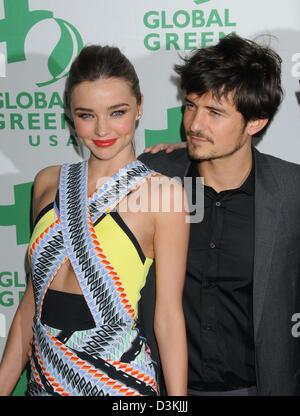 20. Februar 2013 - Los Angeles, Kalifornien, USA - 20. Februar 2013 - Los Angeles, Kalifornien, USA - Schauspielerin MIRANDA KERR, Schauspieler ORLANDO BLOOM auf der Global Green USA 10. jährlichen Pre-Oscar-Party im Avalon Club, Hollywood statt. (Kredit-Bild: © Paul Fenton/ZUMAPRESS.com) Stockfoto