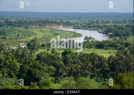 VOI River außerhalb von Tsavo East Nationalpark, Kenia Stockfoto